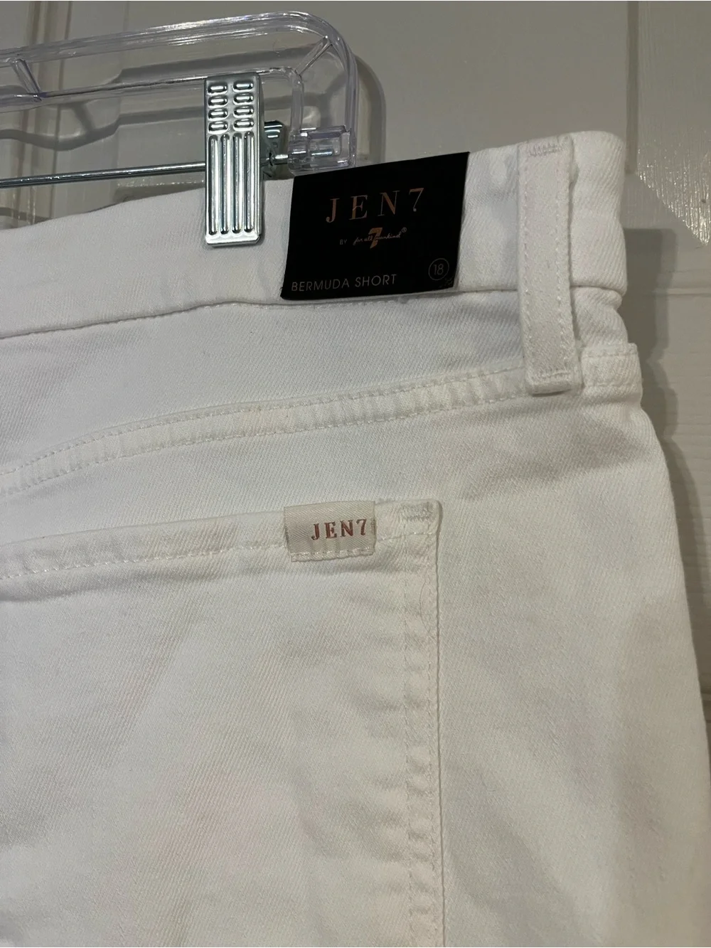 Jen 7 classic white